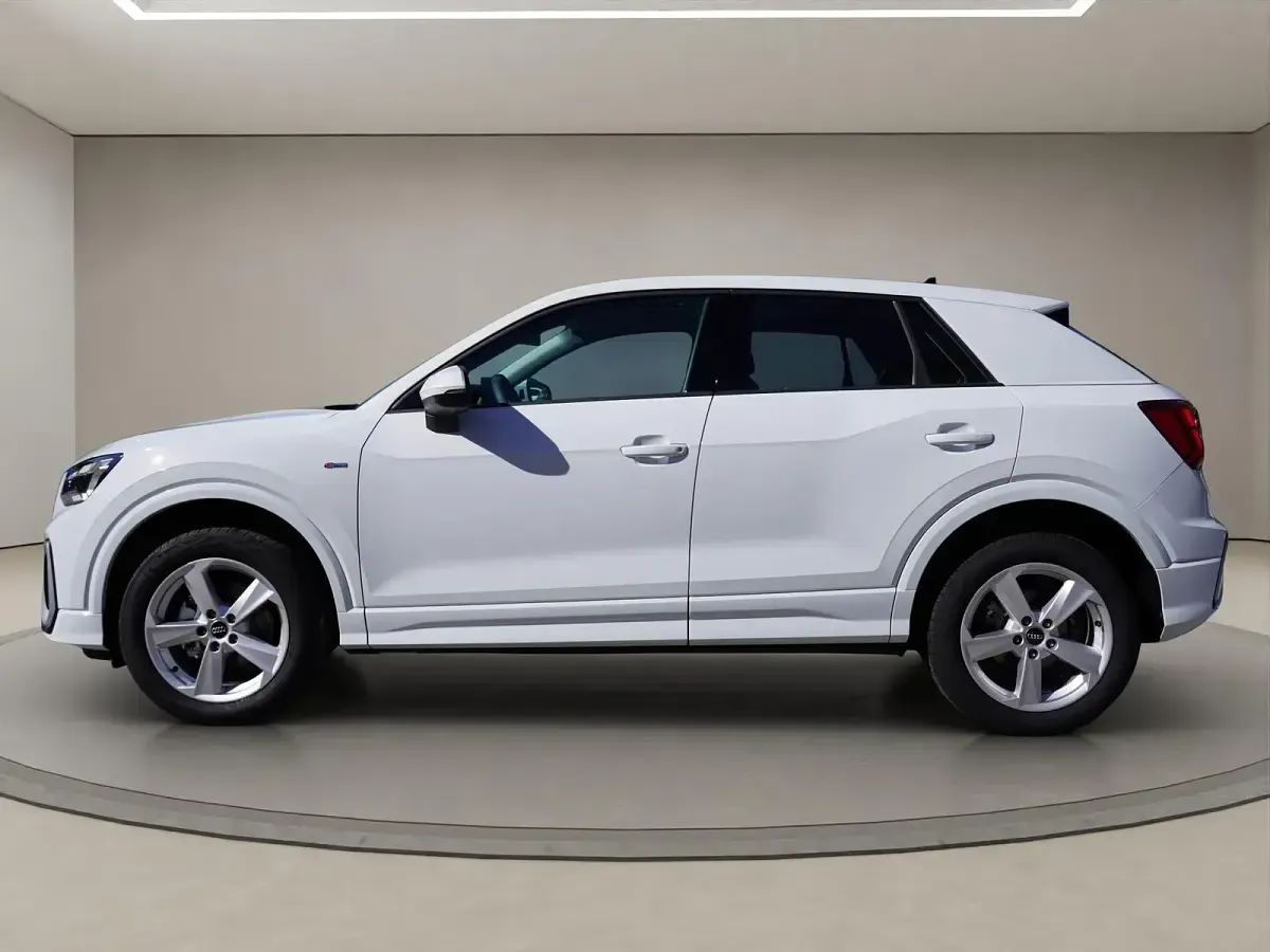 Neu Audi Q2 S-Line 150 PS (110 kW) 2026 Gletscher weiß metallic SUV