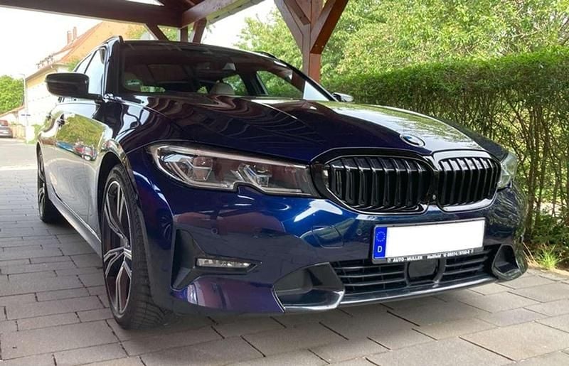 Gebraucht BMW 330 Sport Line 265 PS (194 kW) 2020 Blau Kombi