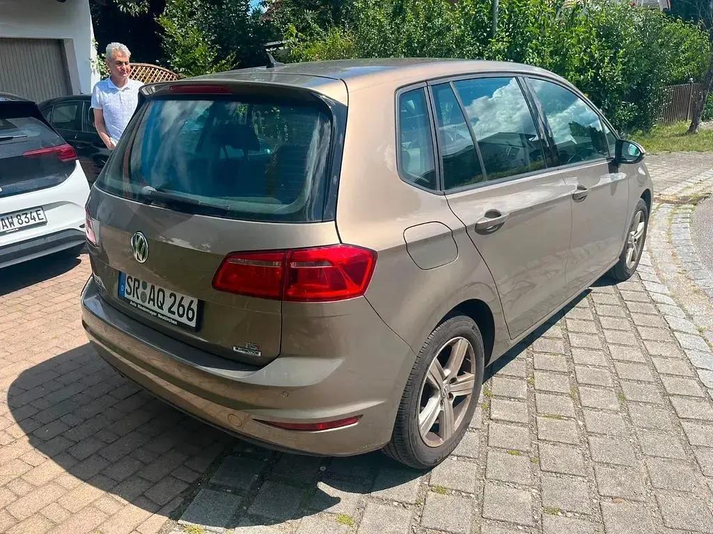 Gebraucht VW Golf VII Comfortline 125 PS (91 kW) 2015 Gold Limousine