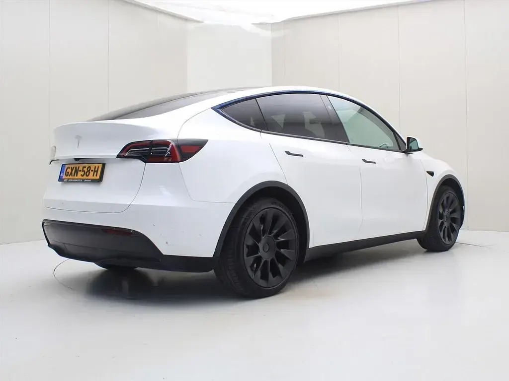 Gebraucht Tesla Model Y Standard Range 225 kW (306 PS) 2024 Weiß SUV