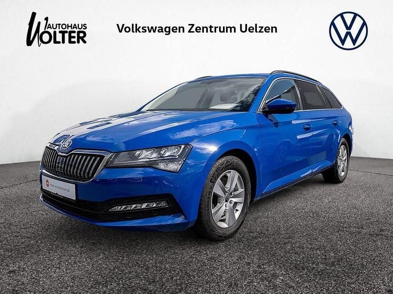 Energy blau Gebraucht 2021 Skoda Superb Ambition Kombi | 24.870 € (Fairer Preis) - Bild 1/4