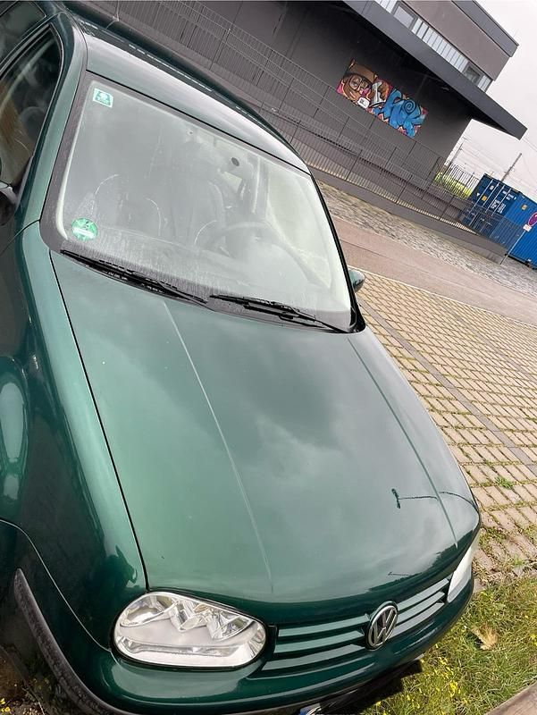 Grün Gebraucht 1998 VW Golf IV Kleinwagen | 650 € (Superpreis) - Bild 1/4