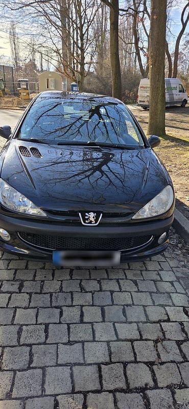Gebraucht Peugeot 206 75 PS (55 kW) 2009 Schwarz Kleinwagen