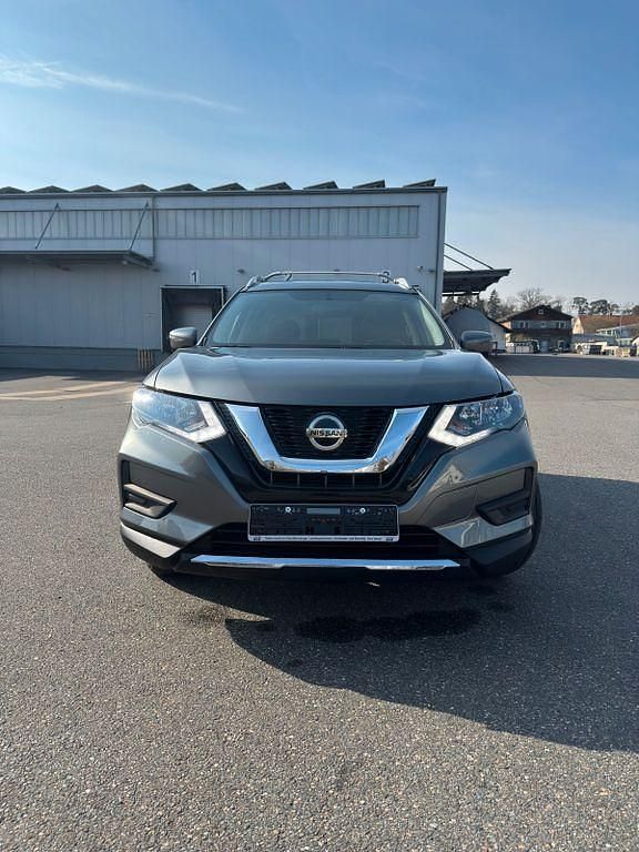 Grau Gebraucht 2018 Nissan Rogue SV SUV | 14.000 € - Bild 1/4