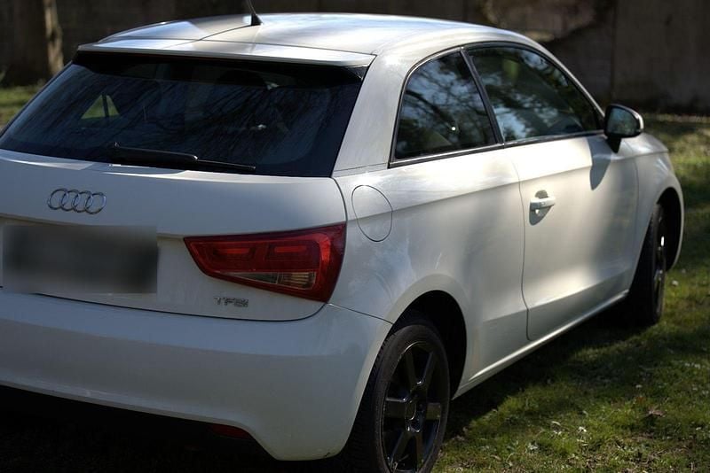 Gebraucht Audi A1 Ambition 86 PS (63 kW) 2014 Weiß Kleinwagen