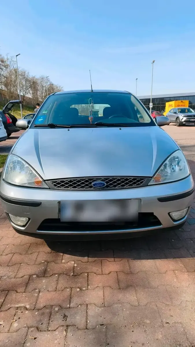 Second-hand Ford Focus 101 CP (74 kW) 2004 Gri Berlinǎ