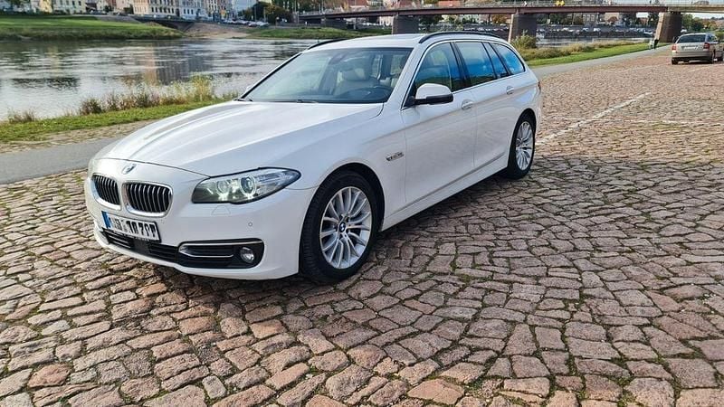 Weiß Gebraucht 2016 BMW 530 Luxury Line Kombi | 22.500 € (Fairer Preis) - Bild 1/4