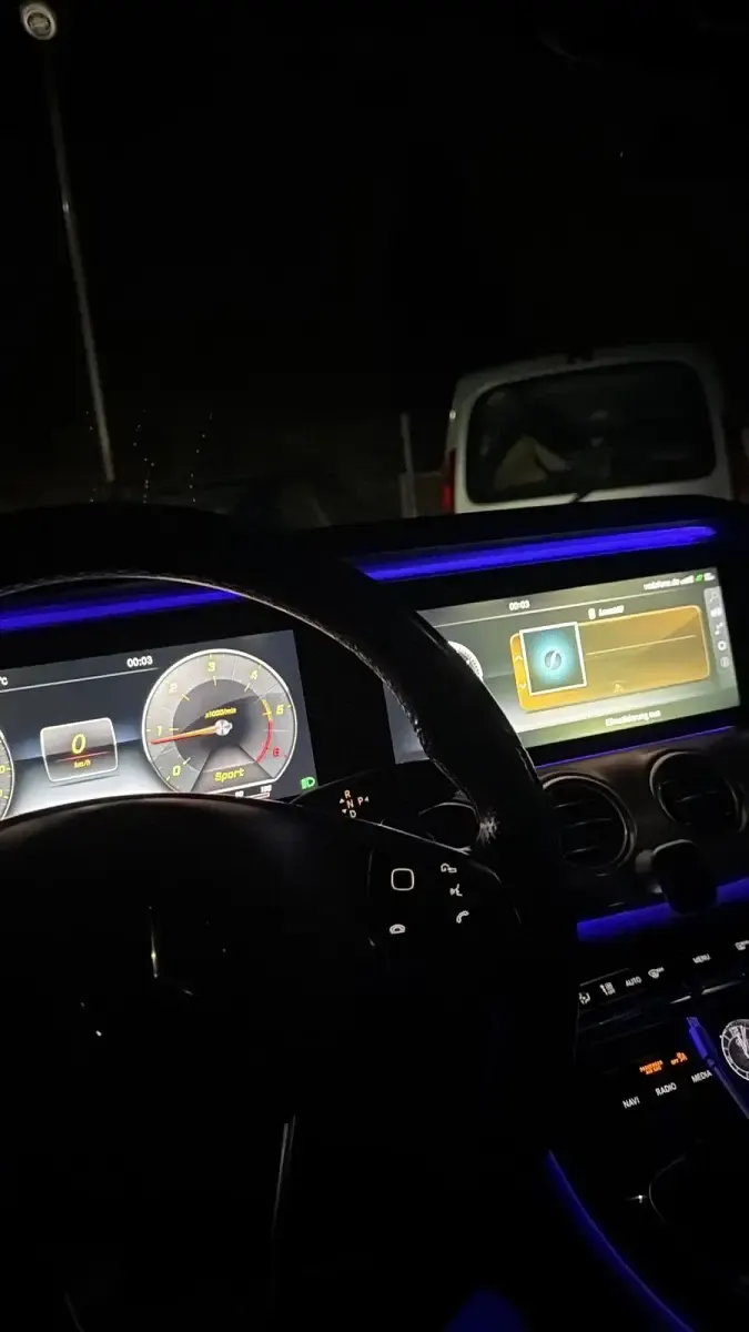 Używany Mercedes E220 194 KM (142 kW) 2017 Czarny Sedan/Limuzyna