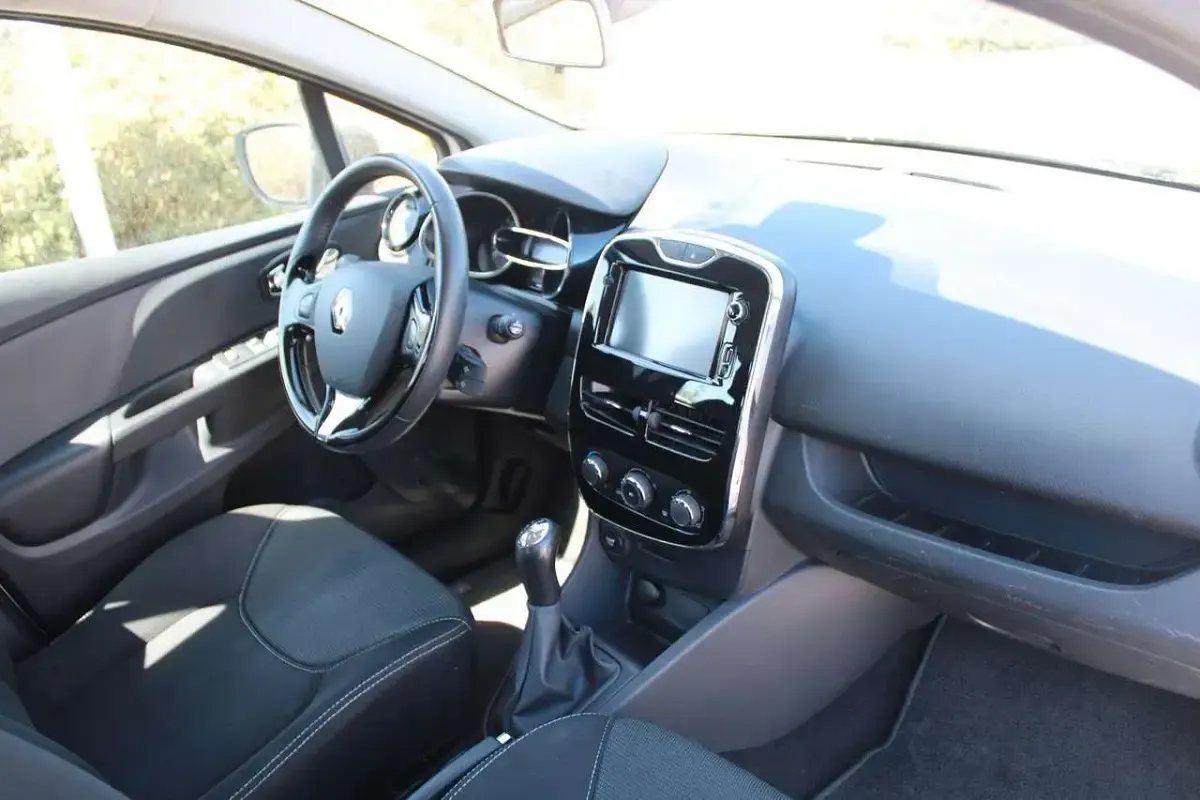 Gebraucht Renault Clio IV Initiale Paris 90 PS (66 kW) 2014 Gletscherweiss Limousine