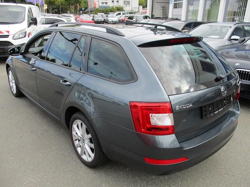 Gebraucht Skoda Octavia Joy 150 PS (110 kW) 2016 Grau metallic Kombi