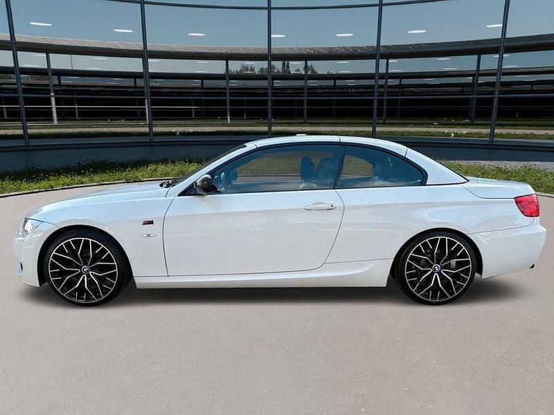 Gebraucht BMW 320 Cabriolet M Sport 170 PS (125 kW) 2012 Weiß Cabrio