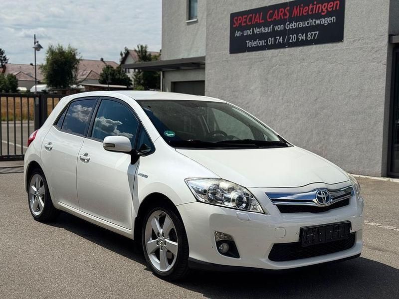 Weiß Gebraucht 2011 Toyota Auris Hybrid Executive Limousine | 6.200 € (Fairer Preis) - Bild 1/4