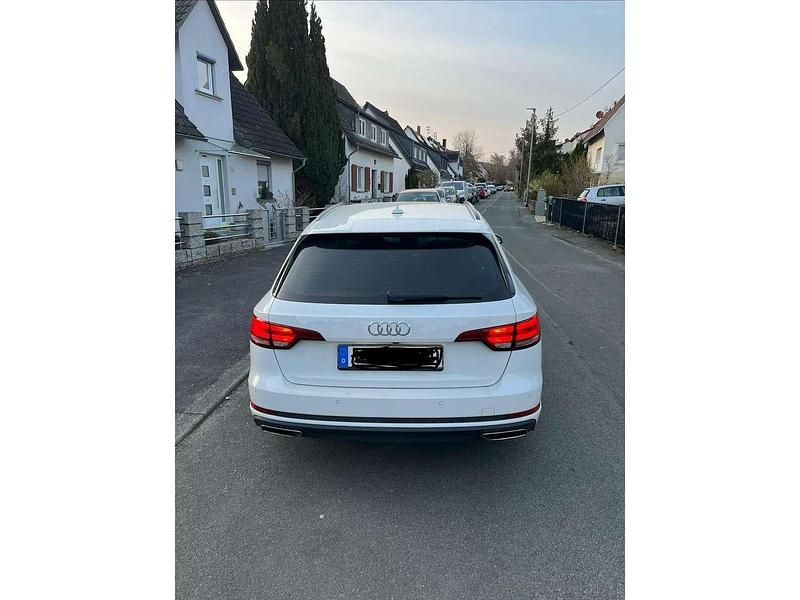 Gebraucht Audi A4 Comfort 190 PS (139 kW) 2019 Weiß Kombi