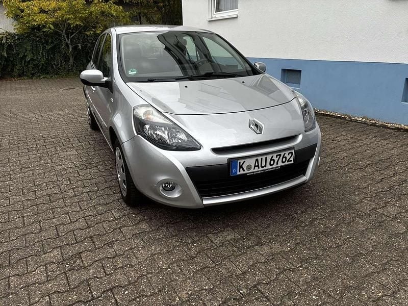 Gebraucht 2012 Renault Clio IV Limousine | 5.600 € (Fairer Preis) - Bild 1/4