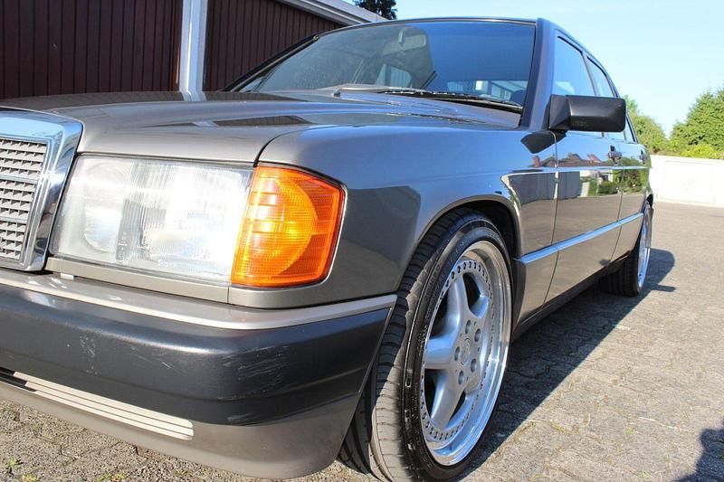 Gebraucht Mercedes 190 118 PS (86 kW) 1989 Grau Limousine