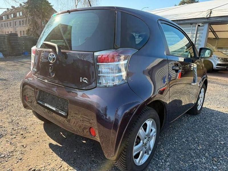 Gebraucht Toyota iQ 68 PS (50 kW) 2009 Violet Kleinwagen