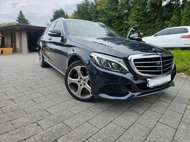 Blau Gebraucht 2015 Mercedes C220 Kombi | 11.000 € (Etwas zu teuer) - Bild 1/4