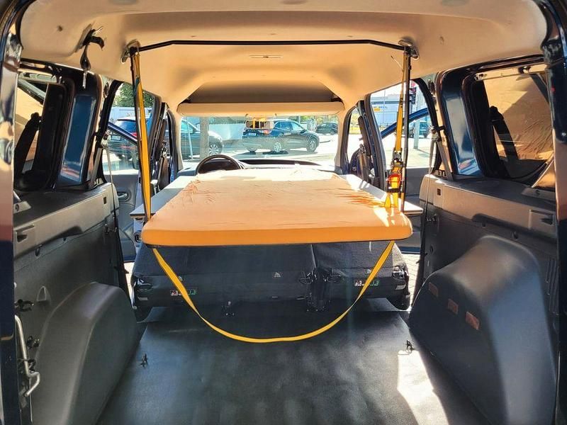 Gebraucht Dacia Dokker Stepway 131 PS (96 kW) 2019 Cosmosblau Van / Kleinbus