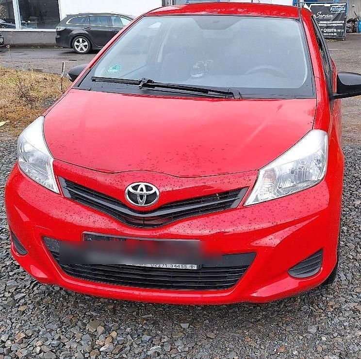 Rot Gebraucht 2012 Toyota Yaris Kleinwagen | 3.600 € - Bild 1/4
