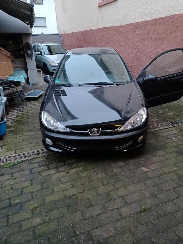Schwarz Gebraucht 2005 Peugeot 206 Kleinwagen | 1.450 € (Etwas zu teuer) - Bild 1/4