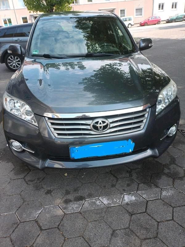 Grün Gebraucht 2010 Toyota RAV4 Life SUV | 7.300 € (Fairer Preis) - Bild 1/4