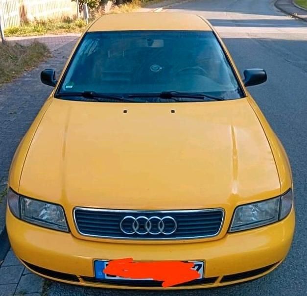 Gelb Gebraucht 1996 Audi A4 Limousine | 2.200 € (Etwas zu teuer) - Bild 1/4
