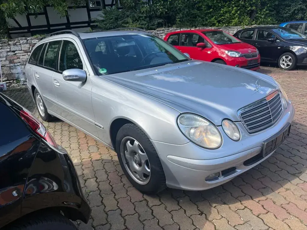 Gebraucht Mercedes E200 163 PS (119 kW) 2005 Silber Kombi
