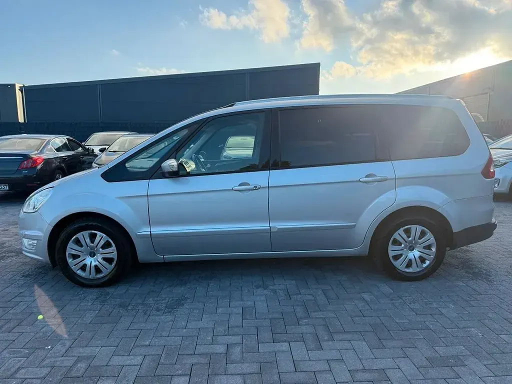 Gebraucht Ford Galaxy 116 PS (85 kW) 2013 Silber Van / Kleinbus