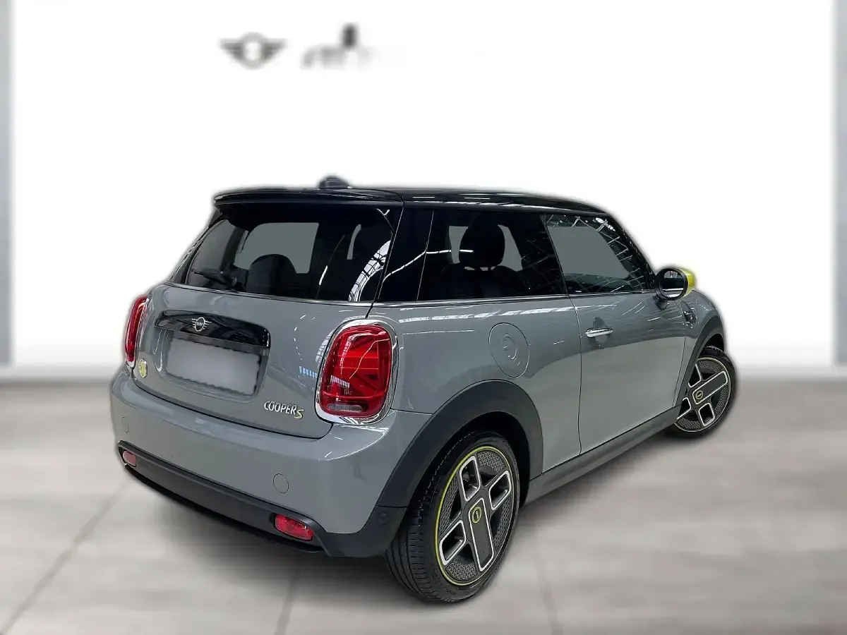Gebraucht Mini Cooper SE Hatch 135 kW (184 PS) 2022 Grau metallic Kleinwagen