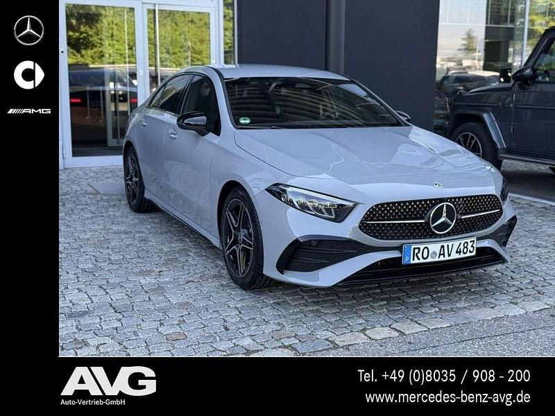 Gebraucht Mercedes A200 AMG 163 PS (119 kW) 2025 Alpingrau uni Limousine