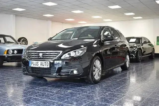 Gebraucht Peugeot 308 Allure 131 PS (96 kW) 2021 Schwarz perla nera Kombi