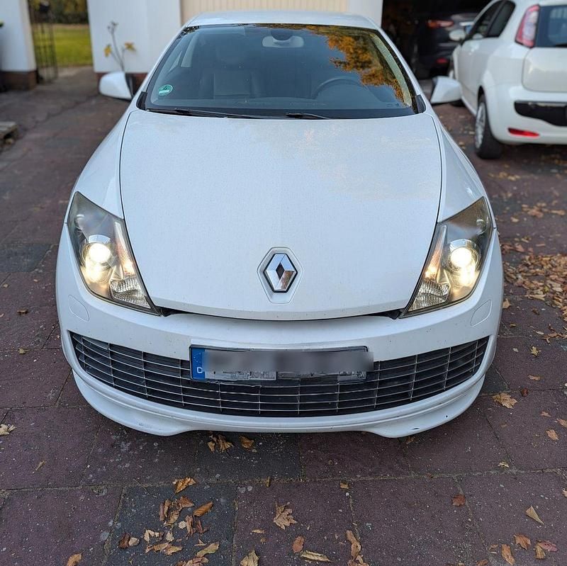 Weiß Gebraucht 2010 Renault Laguna Coupé Night&Day Coupé | 5.000 € - Bild 1/4