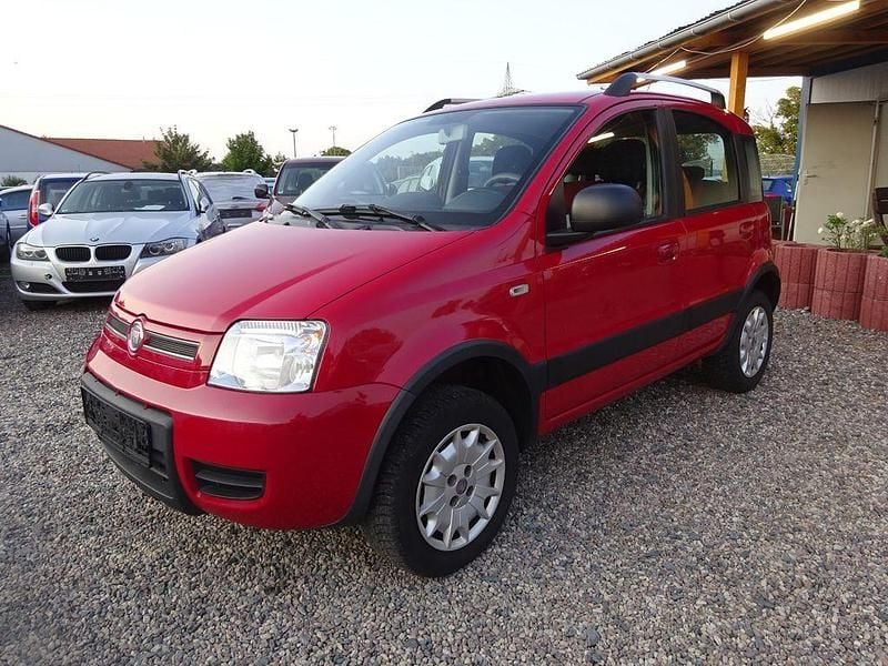 Rot Gebraucht 2010 Fiat Panda 4x4 Kleinwagen | 4.000 € (Etwas zu teuer) - Bild 1/4