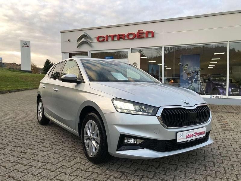 Brilliantsilber metallic Gebraucht 2024 Skoda Fabia Monte Carlo Kleinwagen | 17.590 € (Guter Preis) - Bild 1/4