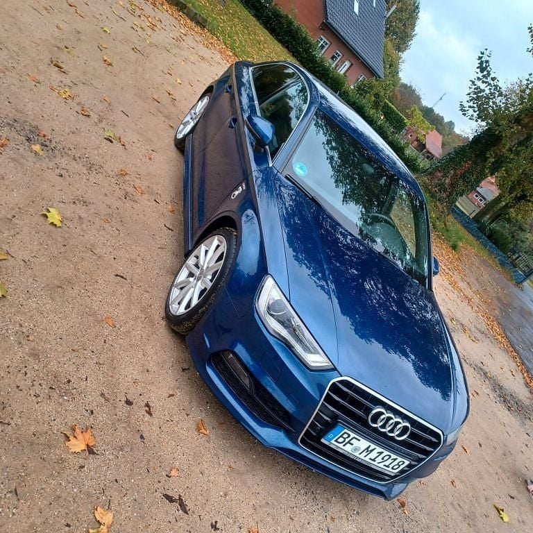 Gebraucht Audi A3 S-Line 150 PS (110 kW) 2015 Blau Limousine