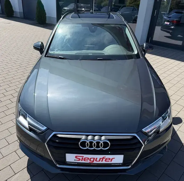 Gebraucht Audi A4 Sport 150 PS (110 kW) 2019 Grau Kombi