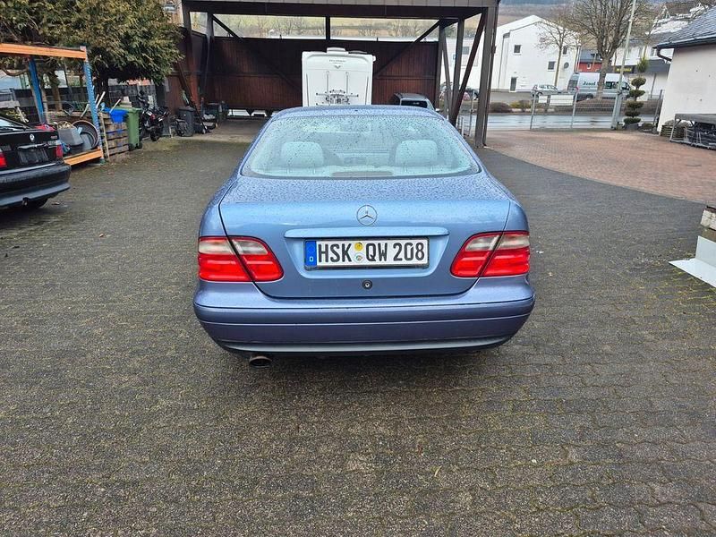 Gebraucht Mercedes CLK320 218 PS (160 kW) 1998 Blau Coupé