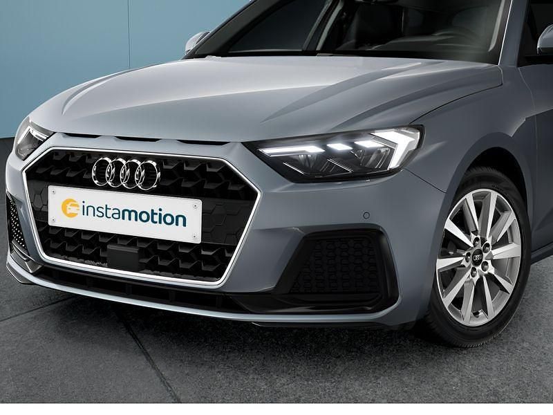 Grau Gebraucht 2025 Audi A1 Sportback Kleinwagen | 28.699 € (Fairer Preis) - Bild 1/4