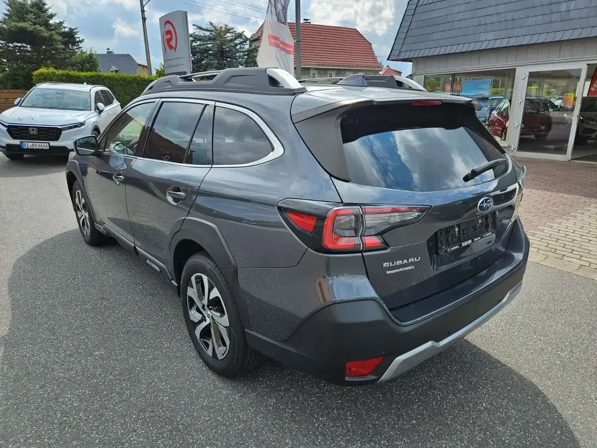 Gebraucht Subaru Outback Platinum 169 PS (124 kW) 2022 Magnetite gray (m) Kombi