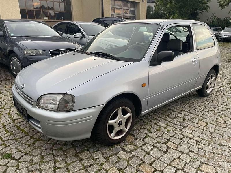 Silber Gebraucht 1998 Toyota Starlet Kleinwagen | 1.999 € (Fairer Preis) - Bild 1/4