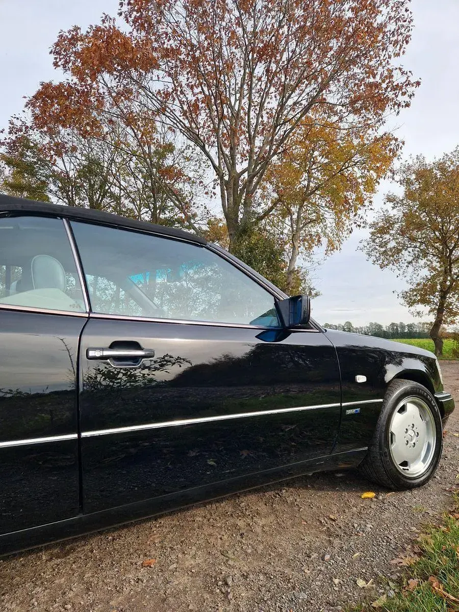 Brugt Mercedes E220 150 HK (110 kW) 1994 Sort Cabriolet