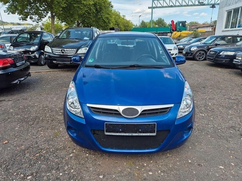 Blau Gebraucht 2012 Hyundai i20 Edition Limousine | 2.500 € (Fairer Preis) - Bild 1/4