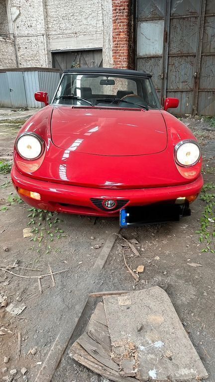 Rot Gebraucht 1993 Alfa Romeo Spider Cabrio | 15.900 € - Bild 1/4