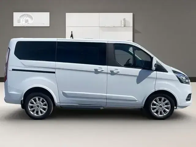 Gebraucht Ford Tourneo Custom Titanium 131 PS (96 kW) 2021 Weiß Van