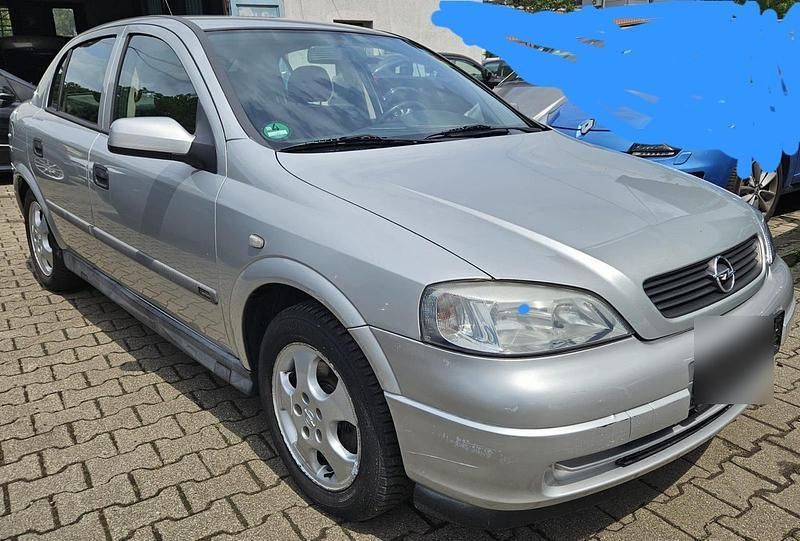Grau Gebraucht 2000 Opel Astra Elegance Limousine | 1.600 € (Fairer Preis) - Bild 1/4