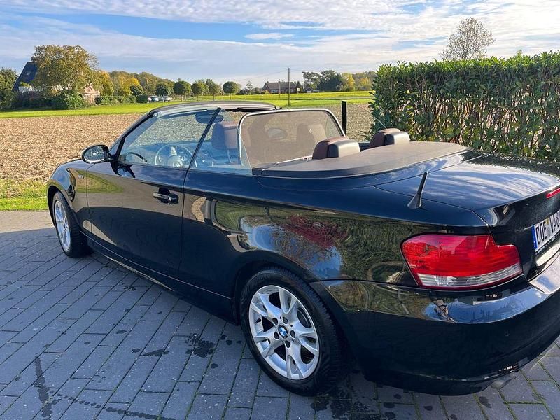 Schwarz Gebraucht 2009 BMW 118 Cabriolet Sport Line Cabrio | 4.400 € (Superpreis) - Bild 1/4