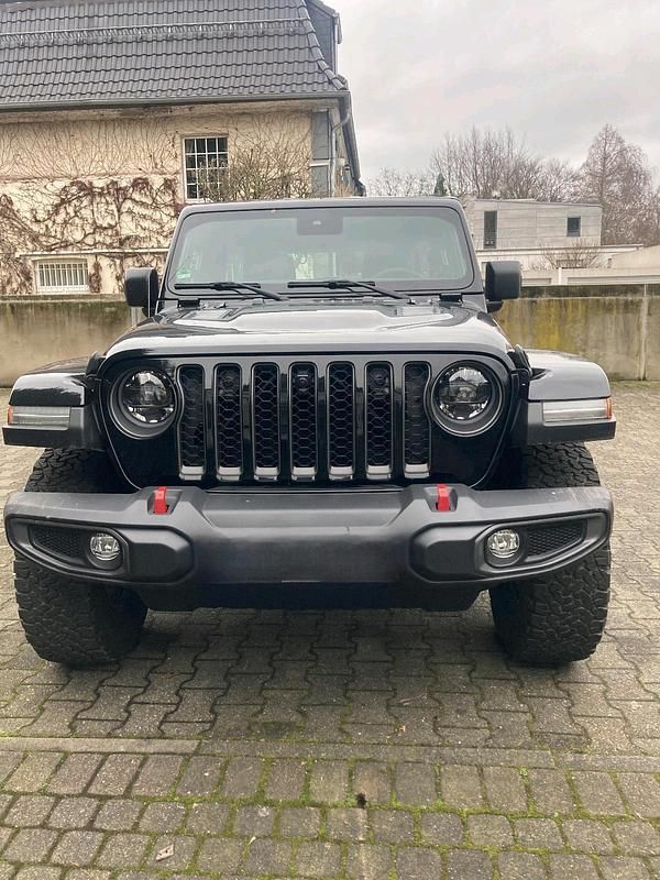 Schwarz Gebraucht 2024 Jeep Wrangler Unlimited Rubicon SUV | 53.500 € - Bild 1/4