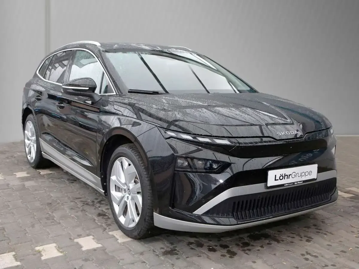 Gebraucht Skoda Enyaq iV Loft 210 kW (286 PS) 2025 Schwarzmagic perleffekt SUV