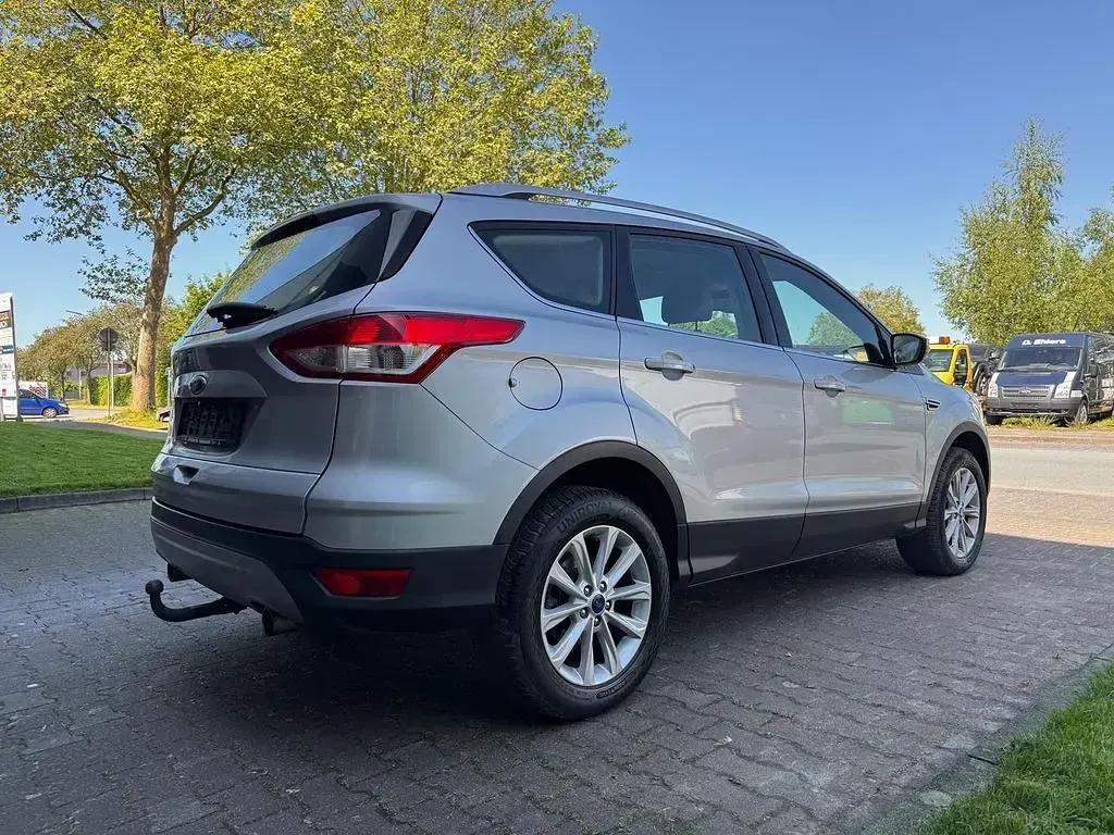 Usado Ford Kuga Titanium 150 HP (110 kW) 2016 SUV