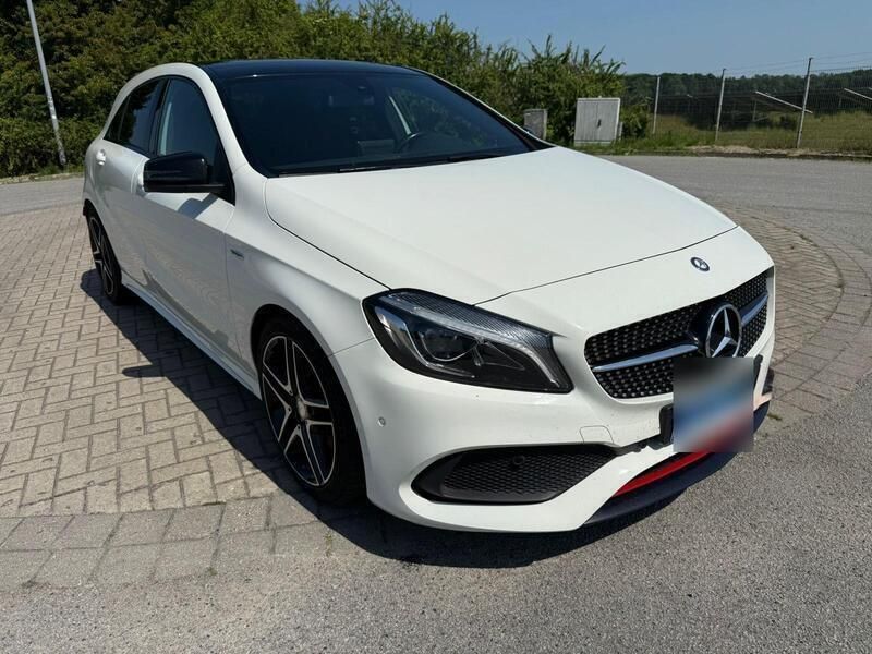 Weiß Gebraucht 2015 Mercedes A250 AMG line Limousine | 19.699 € (Fairer Preis) - Bild 1/4